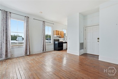 PRICED BELOW APPRAISAL! Seller offering $10,000 in concessions - photo 5