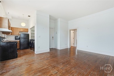 PRICED BELOW APPRAISAL! Seller offering $10,000 in concessions - photo 6