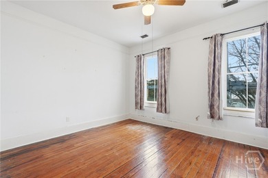 PRICED BELOW APPRAISAL! Seller offering $10,000 in concessions - photo 10