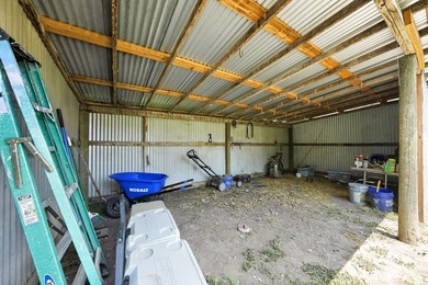Nestled in a sought-after enclave surrounded by sprawling ranch - photo 30