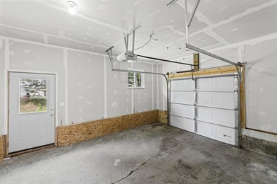 Like a New Home!! Completely renovated split ranch - remodeled - photo 36