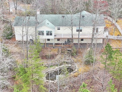 Welcome to this beautifully maintained 3-bedroom, 2-bath - photo 4