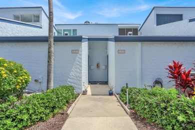 Light and bright Waterfront Condo with beautiful canal and boat - photo 4