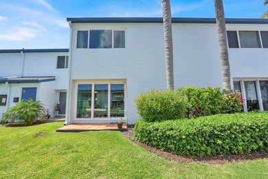 Light and bright Waterfront Condo with beautiful canal and boat - photo 5