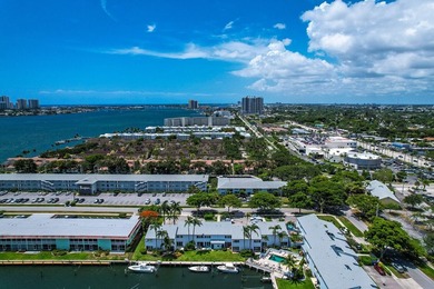 Light and bright Waterfront Condo with beautiful canal and boat - photo 6