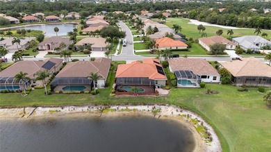 Virtually Staged. SPECTACULAR GOLF & LAKE VIEWS! 3 BR/2BA/3-CAR - photo 4