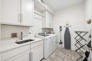 Welcome to ''On The Square'' at Georgetown Condos in Rosemary - photo 27
