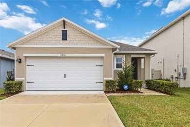 SELLER MOTIVATED! Welcome to this immaculate 3-bedroom - photo 2