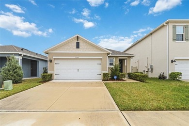 SELLER MOTIVATED! Welcome to this immaculate 3-bedroom - photo 3