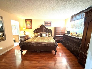 Another, Spacious 2-bedroom, 2-bath, all ages welcome, gated - photo 5