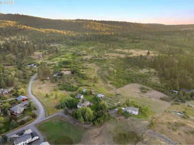 Lake Acreage For Sale in Lagrande, Oregon