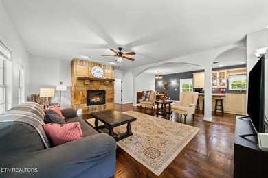 Welcome to this gorgeous and spacious 4,152 sq. ft. family home - photo 4