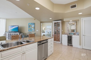Beautifully Decorated And Turn-Key Ready 2 Bedroom 2 Bath Corner - photo 21