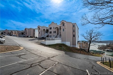 Enjoy easy lake living from this well-maintained, fully - photo 28