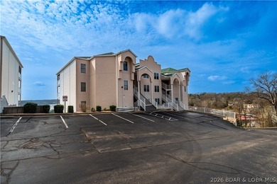 Enjoy easy lake living from this well-maintained, fully - photo 31