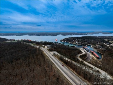 Enjoy easy lake living from this well-maintained, fully - photo 44