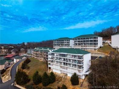 Enjoy easy lake living from this well-maintained, fully - photo 48
