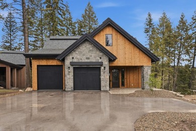 Move-In Ready Mountain Retreat! Nestled between Lake Cascade and - photo 1