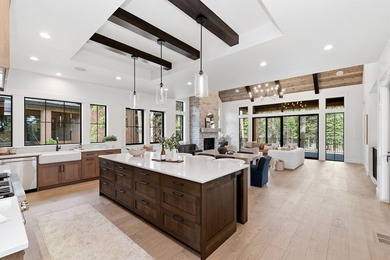 Move-In Ready Mountain Retreat! Nestled between Lake Cascade and - photo 5