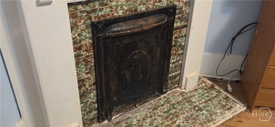 Fabulous Victorian style home with original hardwood flooring - photo 6