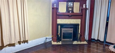 Fabulous Victorian style home with original hardwood flooring - photo 8