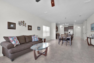 Immaculate, well maintained stunning 5-Bedroom, 2.5 Bath Home - photo 13
