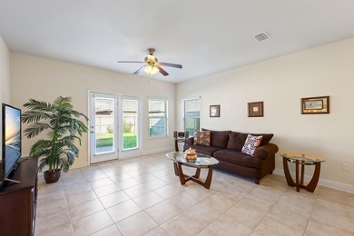 Immaculate, well maintained stunning 5-Bedroom, 2.5 Bath Home - photo 15
