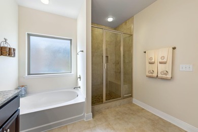 Immaculate, well maintained stunning 5-Bedroom, 2.5 Bath Home - photo 18