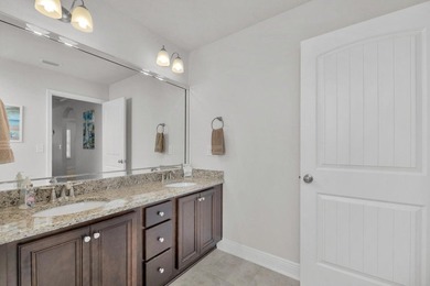 Immaculate, well maintained stunning 5-Bedroom, 2.5 Bath Home - photo 24