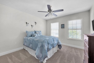 Immaculate, well maintained stunning 5-Bedroom, 2.5 Bath Home - photo 26