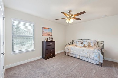 Immaculate, well maintained stunning 5-Bedroom, 2.5 Bath Home - photo 29