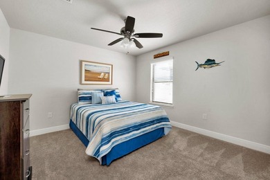 Immaculate, well maintained stunning 5-Bedroom, 2.5 Bath Home - photo 31