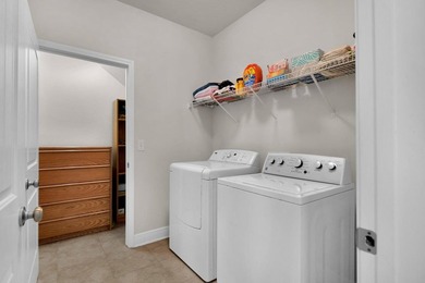 Immaculate, well maintained stunning 5-Bedroom, 2.5 Bath Home - photo 34