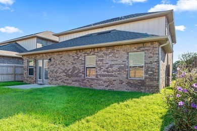 Immaculate, well maintained stunning 5-Bedroom, 2.5 Bath Home - photo 37
