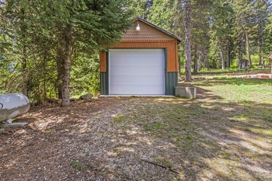COZY MOUNTAIN COTTAGE NEAR LAKE CASCADE! Year round access on - photo 7