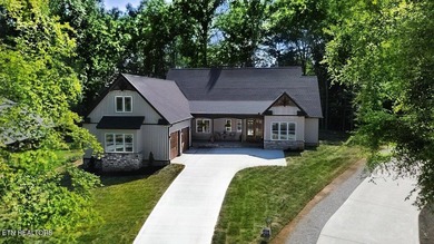 NOW OFFERING SERENE PRIVATE RETREAT- BRAND NEW QUALITY - photo 1
