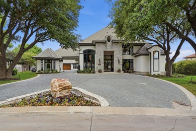 Refined, architectural elegance meets effortless luxury in this - photo 2