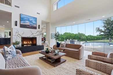 Refined, architectural elegance meets effortless luxury in this - photo 4