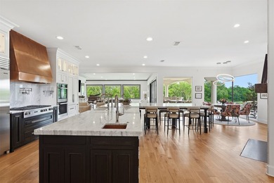 Refined, architectural elegance meets effortless luxury in this - photo 9