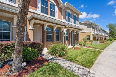 (private lake, pond, creek) Townhome/Townhouse Sale Pending in Jacksonville Florida