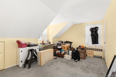 Welcome to this charming and spacious 3-bedroom 2-bathroom - photo 16