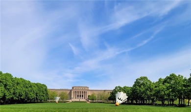 This is the one! Oak Hall Condominium Unit 106 is conveniently