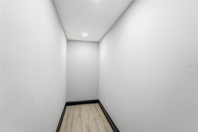 One or more photo(s) has been virtually staged. Welcome to this - photo 59