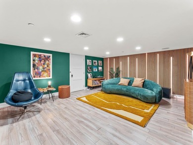 A Rare First Offering. A privately curated, custom end-unit - photo 10