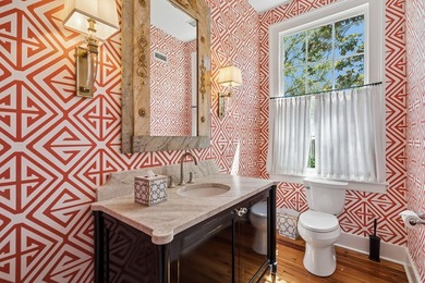 Gracefully restored and rich in Charleston history, this - photo 30