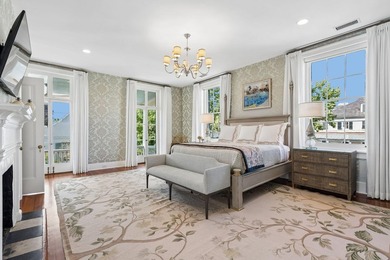 Gracefully restored and rich in Charleston history, this - photo 33