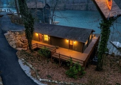 Discover your perfect getaway in this charming 3 bedroom, 2 - photo 1