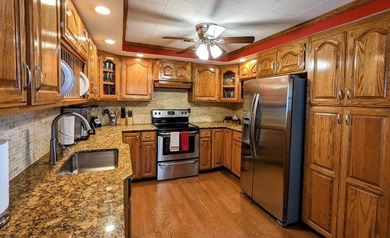 Discover your perfect getaway in this charming 3 bedroom, 2 - photo 3