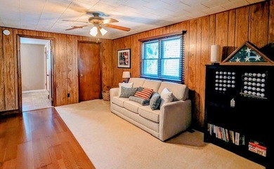 Discover your perfect getaway in this charming 3 bedroom, 2 - photo 8