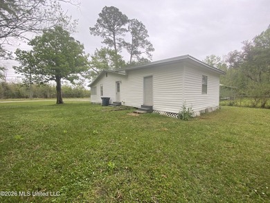 Great first time home buyer! This 3 BR 1 bath , Has a large - photo 5